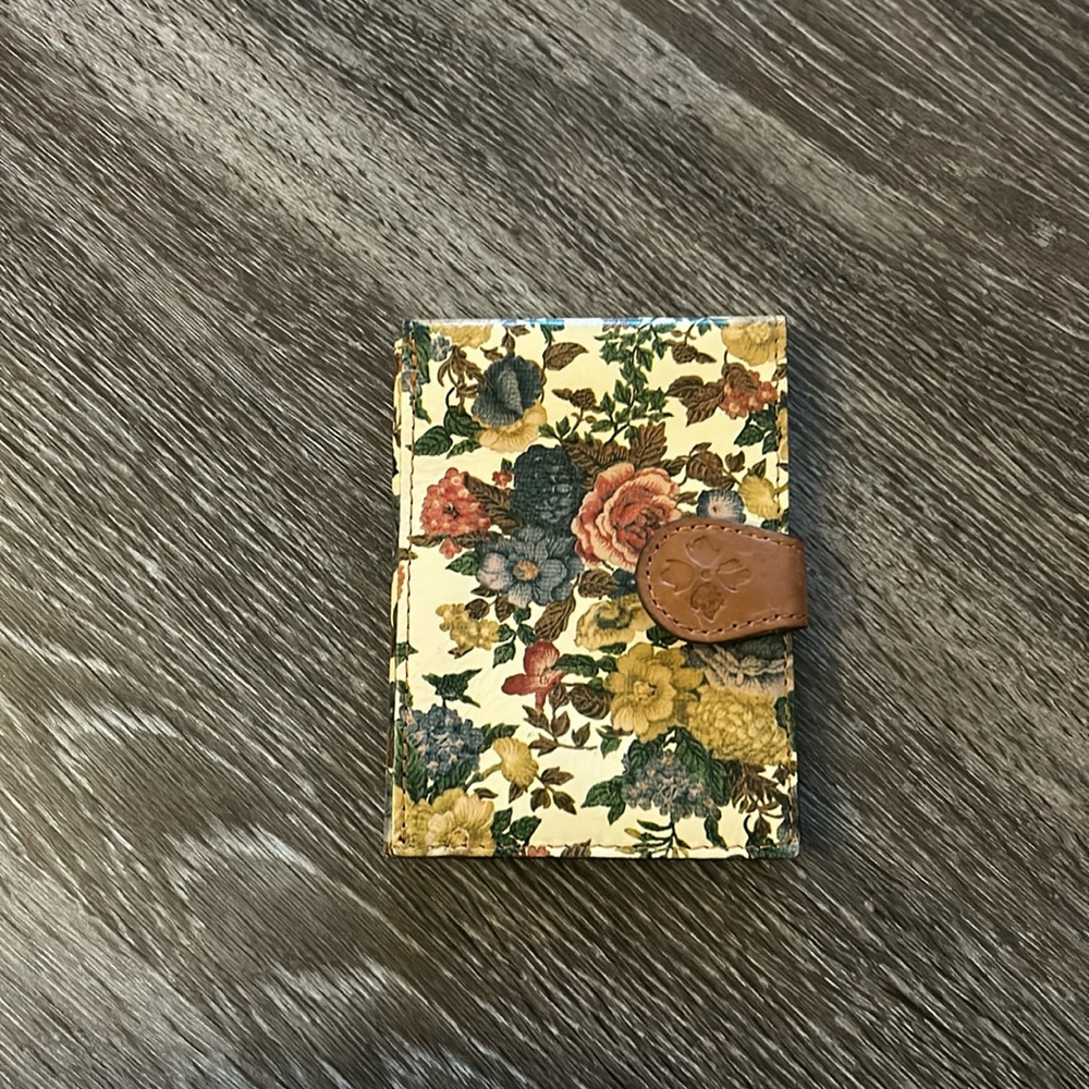 Patricia Nash Floral wallet